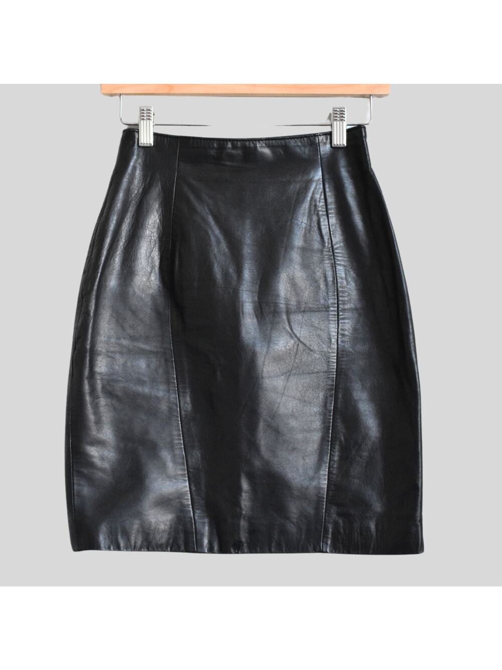 BYRNES & BAKER Women's %100 Leather Mini Skirt Size 4